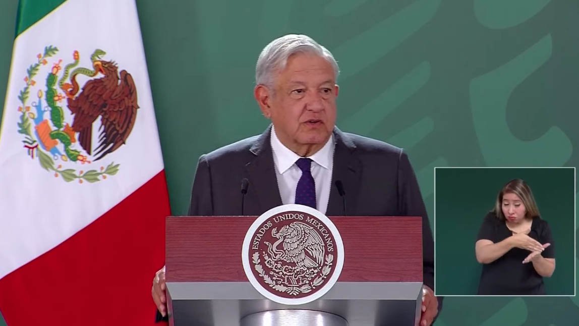 amlo miss andrea.jpg