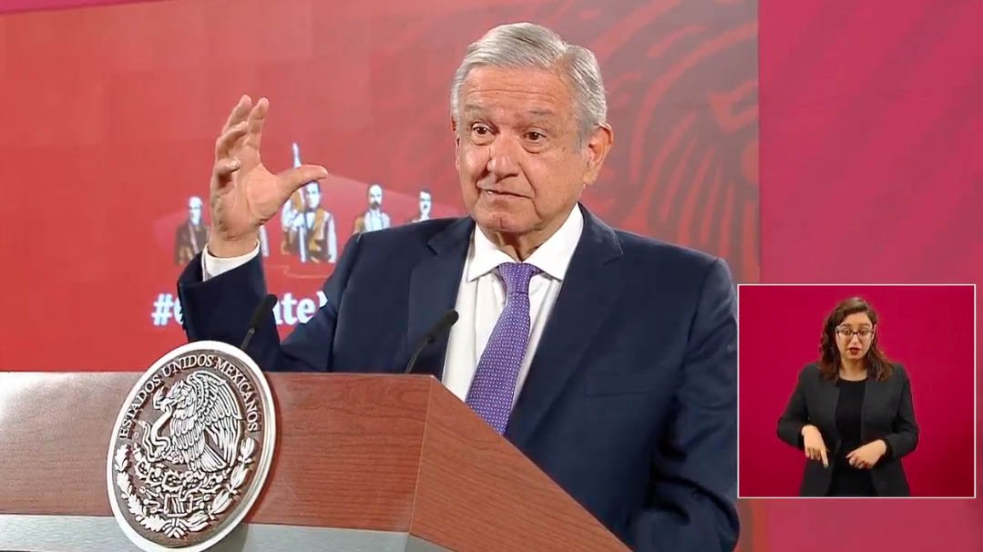 amlo morado.jpg
