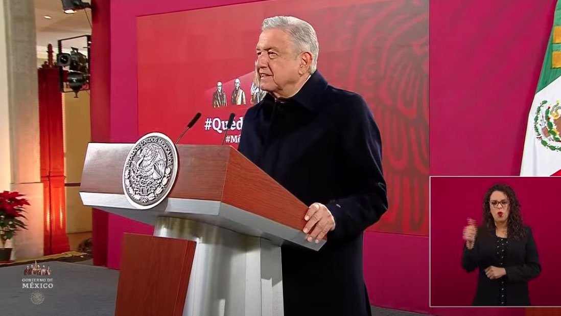 amlo no sale.jpg