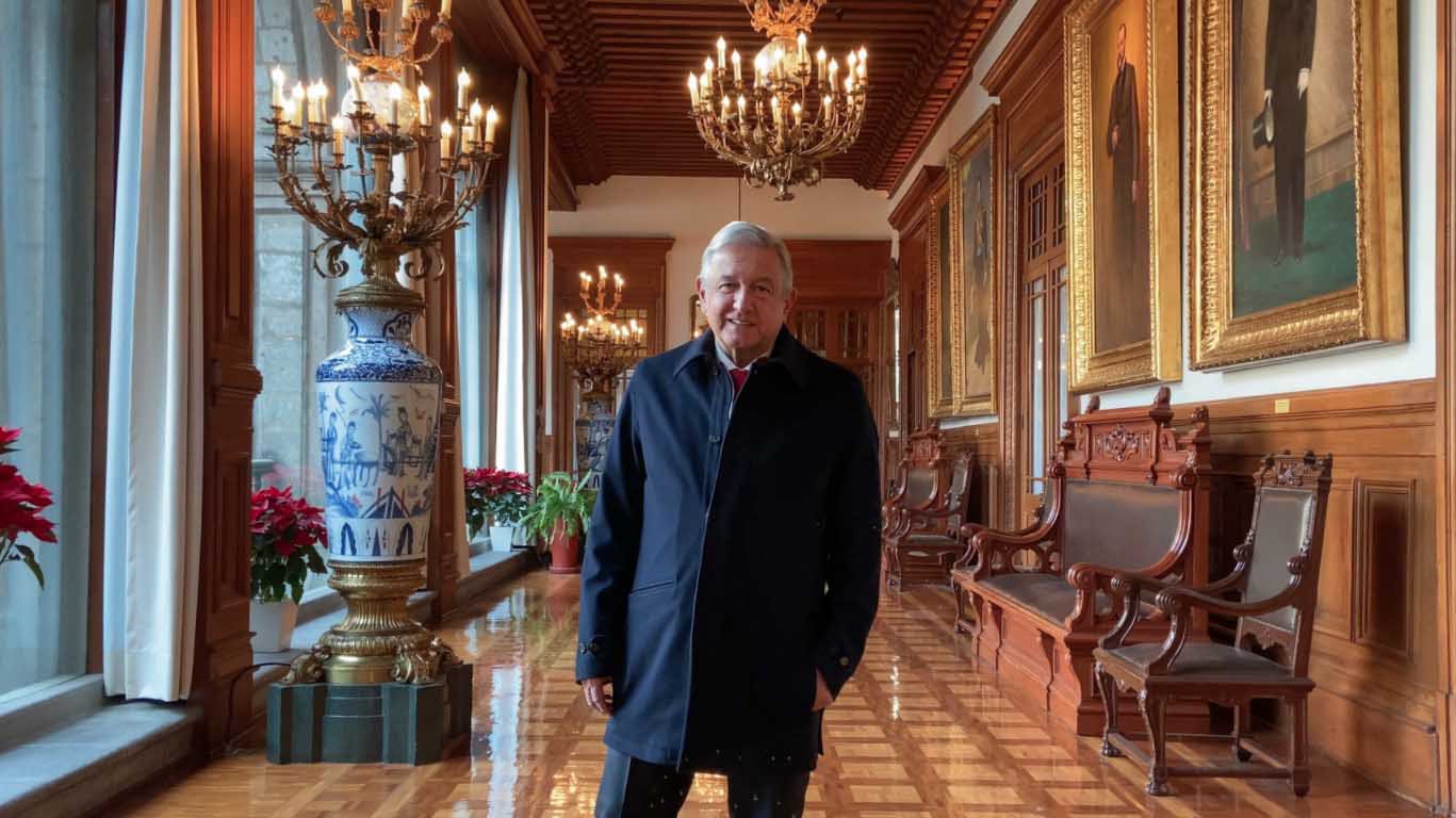 amlo palacio covid.jpg