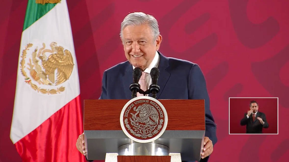 amlo petrolero.jpg