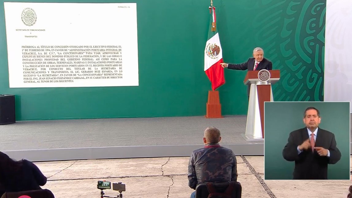 amlo puerto de veracruz.jpg