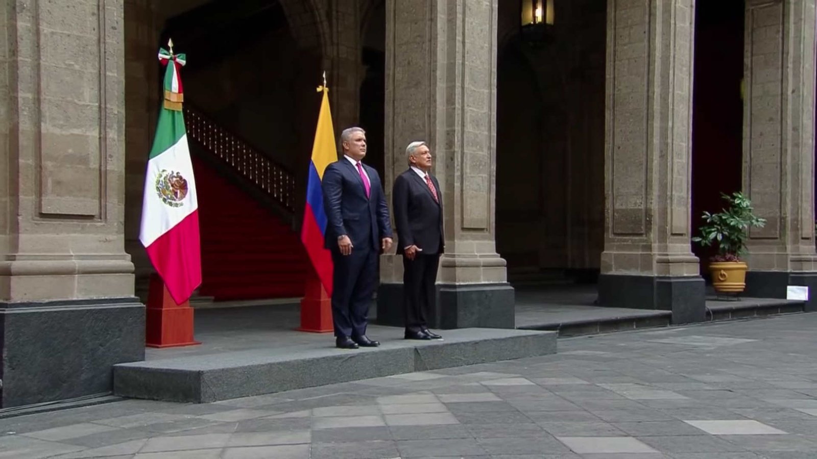 amlo y colombia.jpg