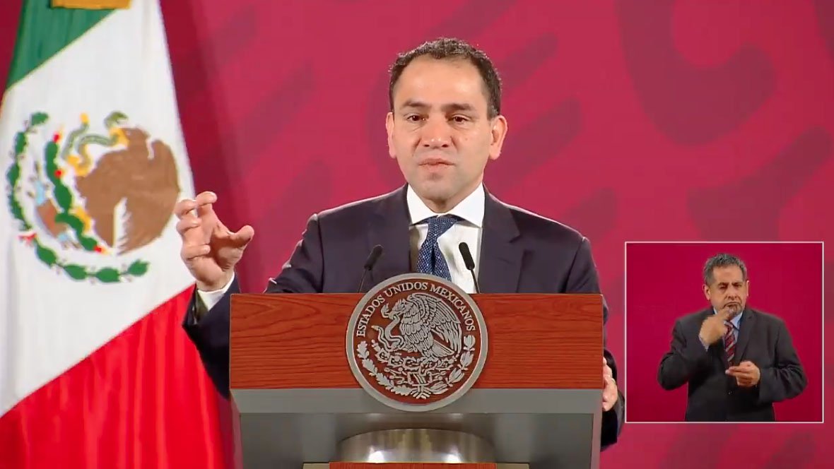 arturo hacienda se queda.jpg