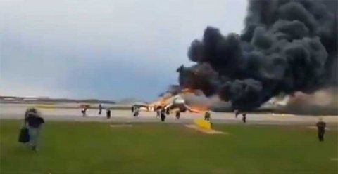 avion-incendio-rusia-heridos552019nota3.jpg