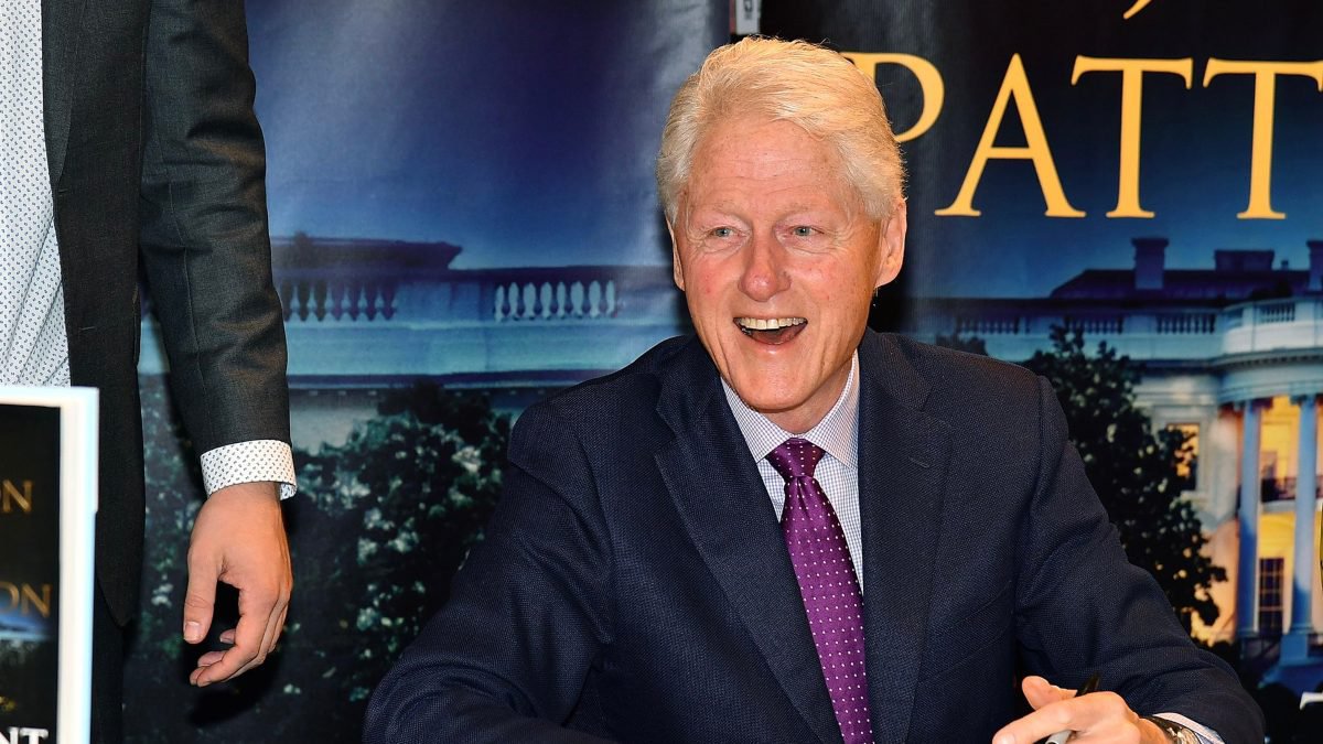 bILL cLINTON HOSPITALIZADOINF.jpg