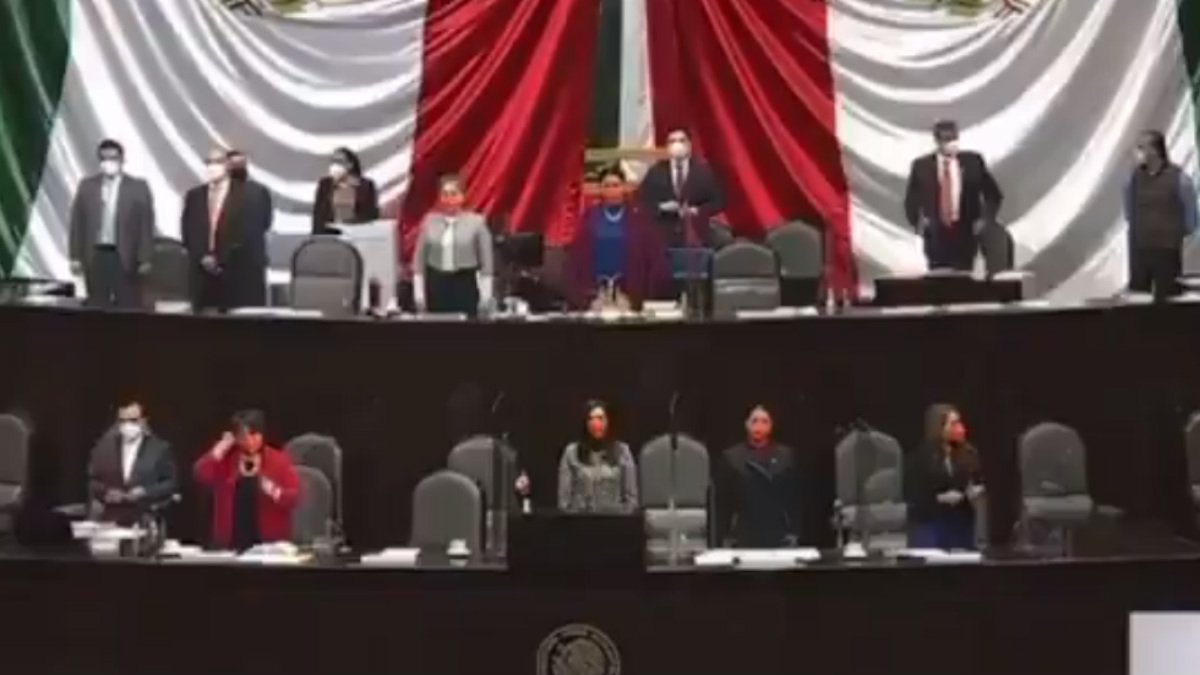 cámara de diputados minuto silencio Maradona.jpg