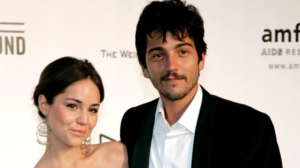 camila-sodi-diego-luna- (1).jpg