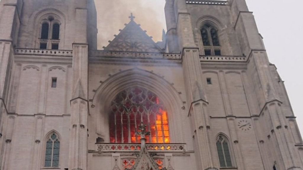 catedral de Nantes incendio.jpg