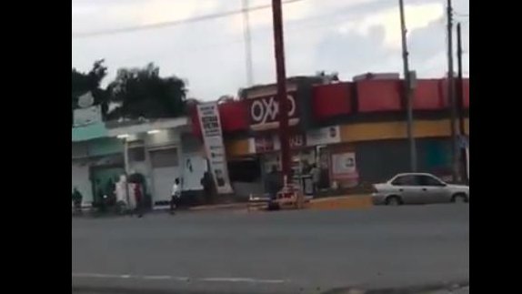 choque en oxxo .jpg