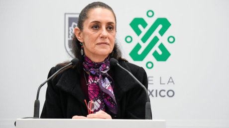 claudia amlo.jpg