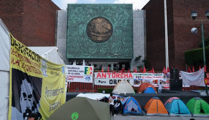 csmpesikos 20 nov AMLO chacs.jpeg