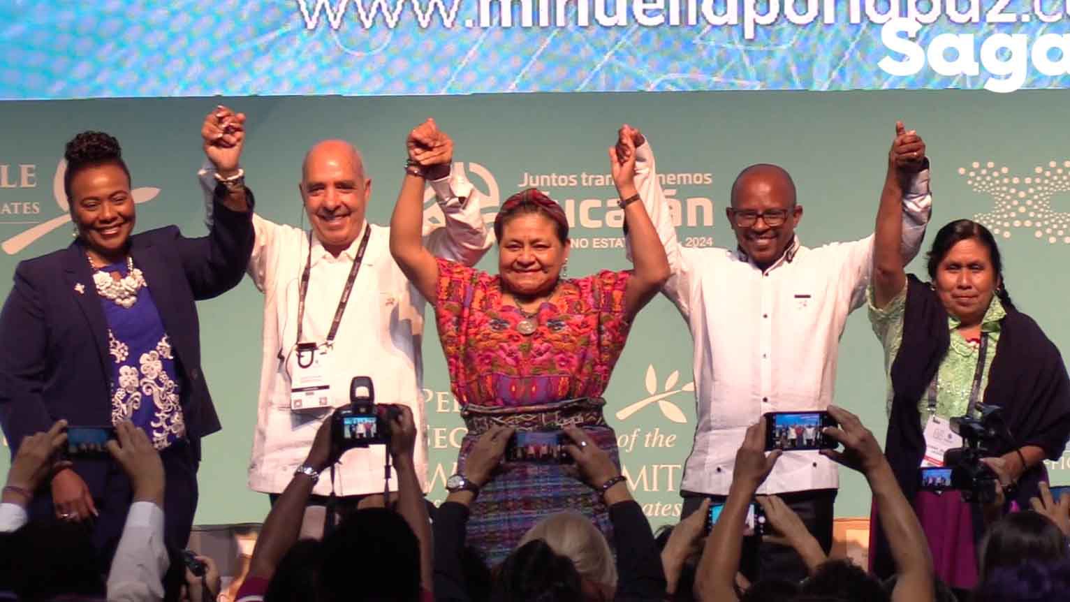 cumbre de los premios de la paz.jpg