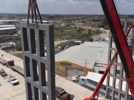 PUENTE SUPERIOR DE CARRETERA A RIOVERDE DESPEGARÁ EL COMERCIO