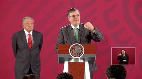 ebrard en mañanera.png