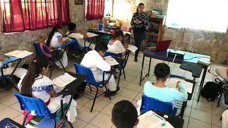 educación indígena .jpg