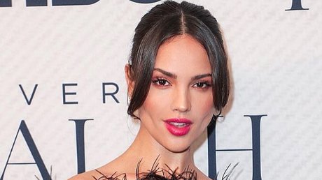 eiza gonzalez vestido.jpg