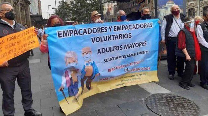 empacadores adultos mayores.jpg