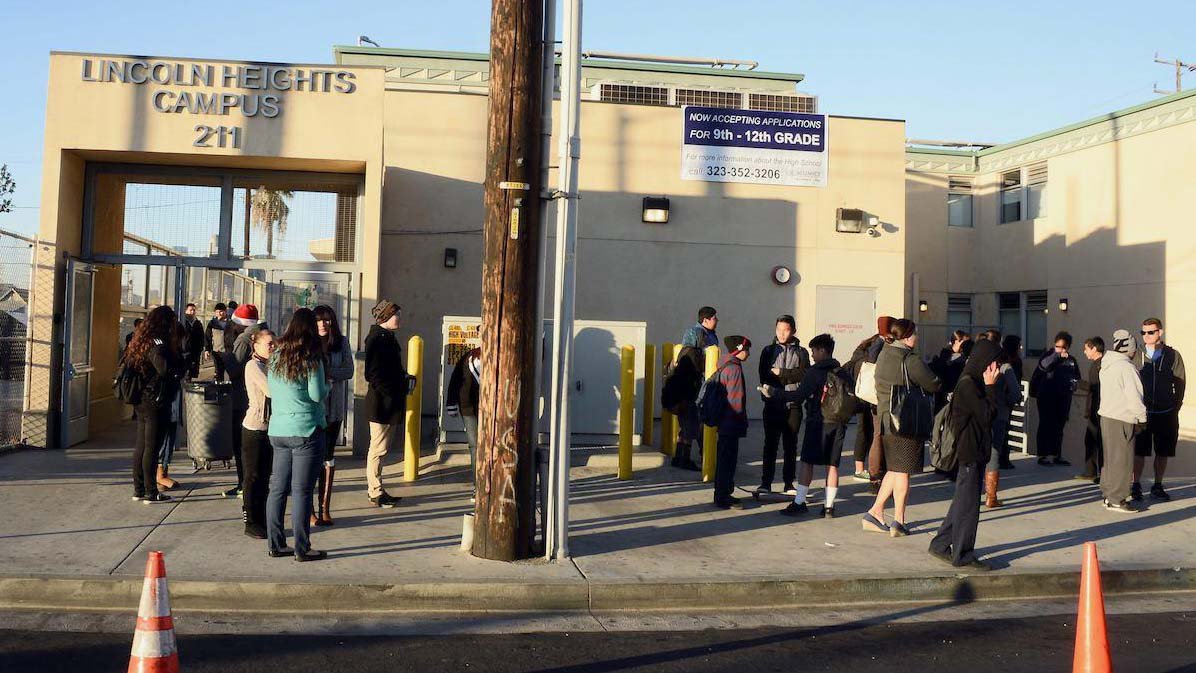 escuelas los angeles.jpg