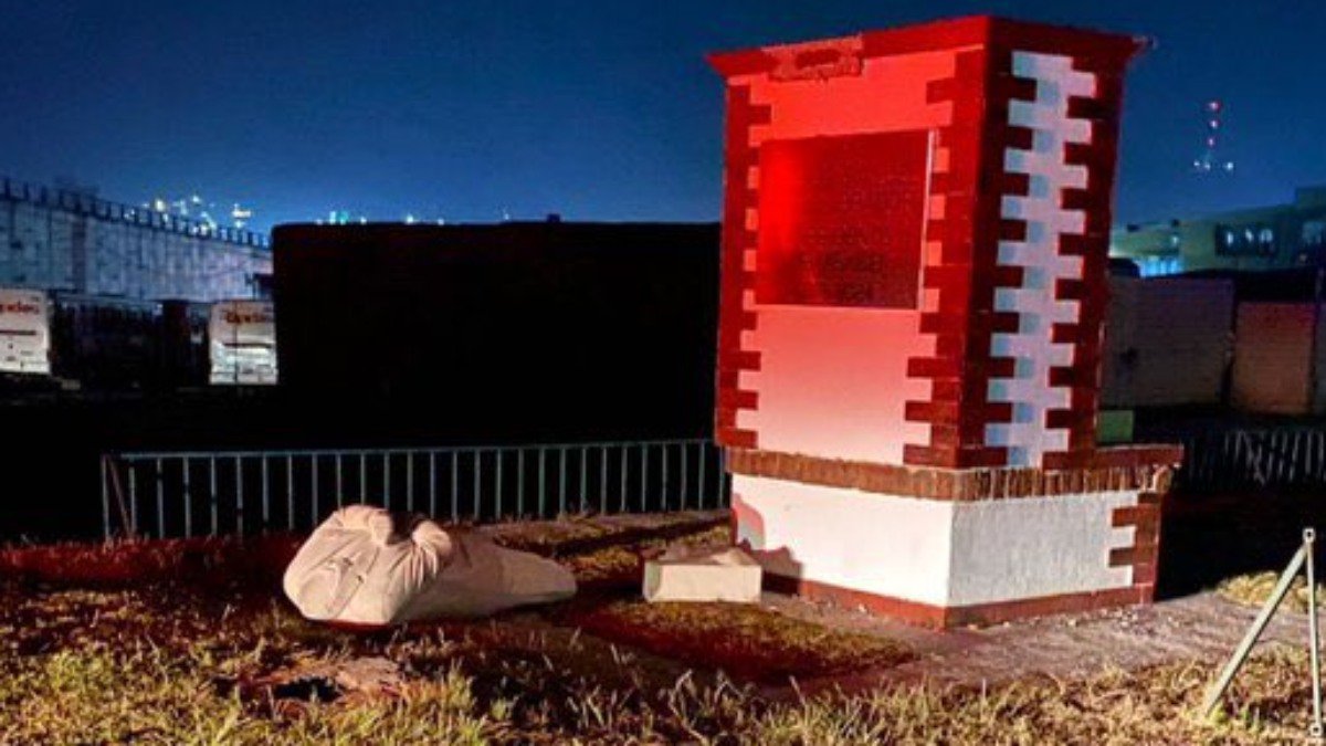 estatuaAMLOatlacomulcoderribada.jpg