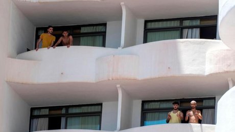 estudiantes aislados.jpg