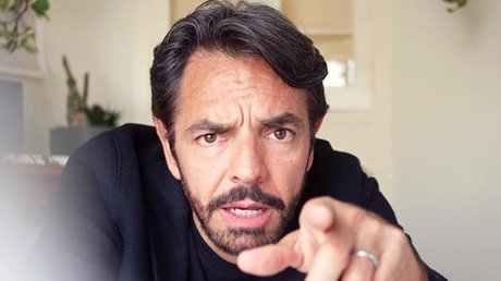 eugenio derbez en la luna.jpg