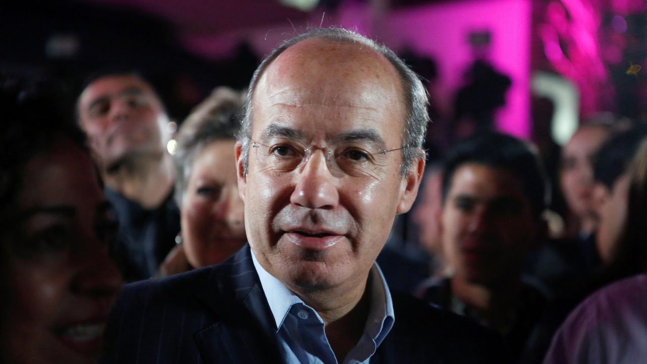 felipe calderón tumbaburros.jpg