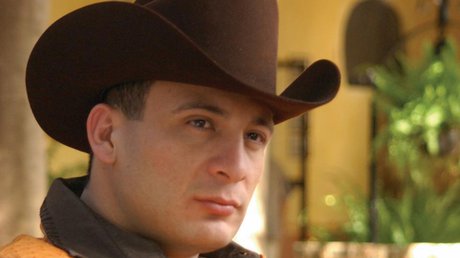 fmailia valentin elizalde.jpg