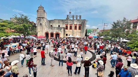 fotor_2023-6-5_12_27_19.jpg