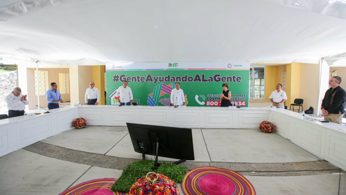 genteayudandoalagente1.jpg