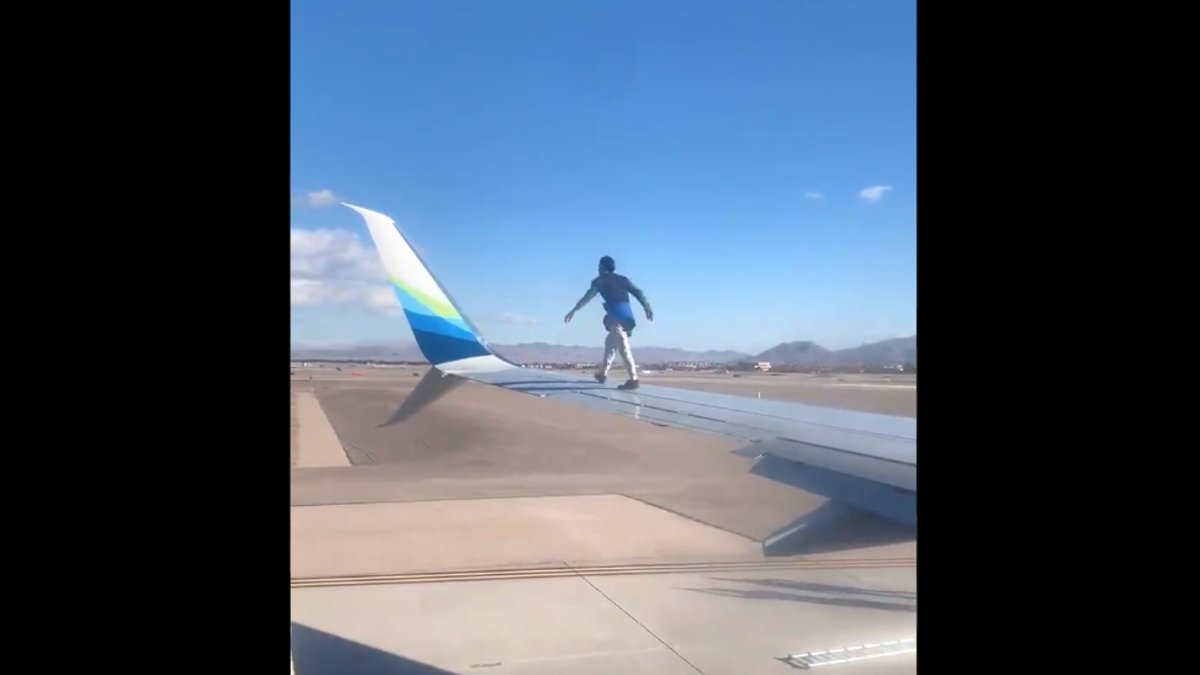 hombre ala avión.jpg
