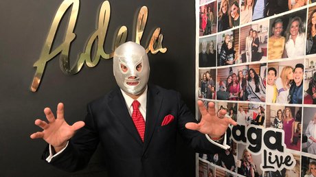 identidad de el hijo del santo.jpg