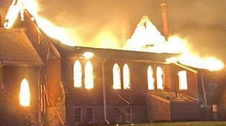 iglesias quemadas Canadá.jpg