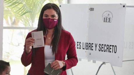 indira vizcaino colima.jpg