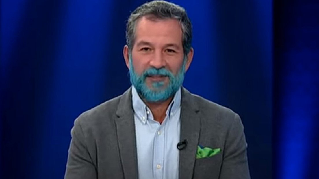 javier alarcon azul.jpg