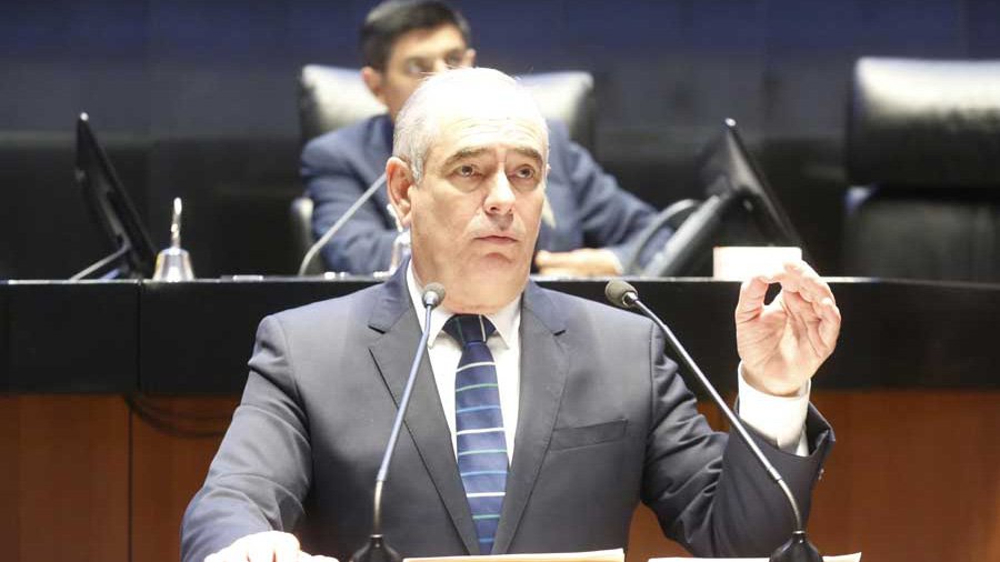 juan senador.jpg