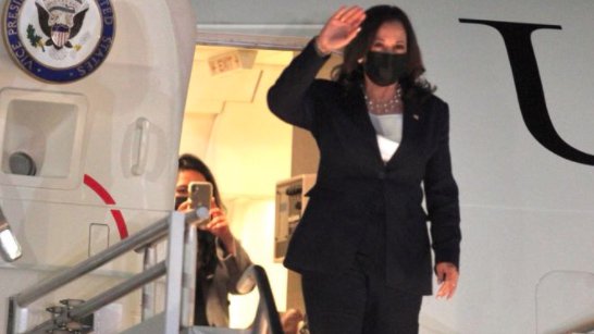 kamala haris eu.jpg