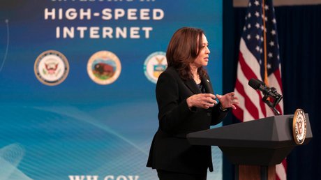 kamala harris méxico.jpg