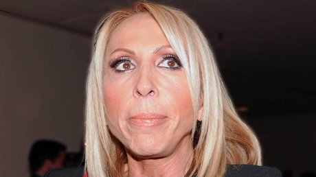 laura ficha roja.jpg