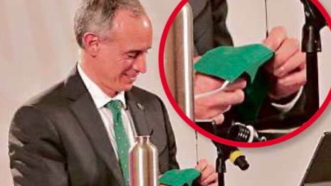 lopez gatell lentes.jpg