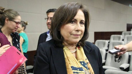 lucha castro chihuahua .jpg