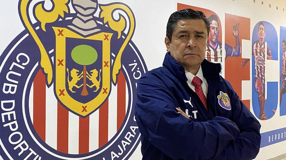 luis fernando tena deja chivas.jpg