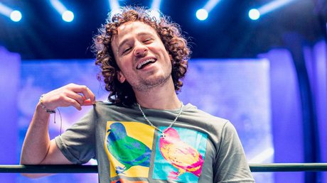 luisito-comunica (1).jpg