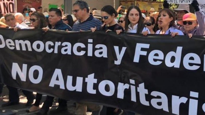 marcha amlo.jpg