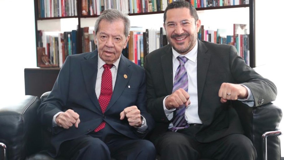 marti batres en el senado.jpg