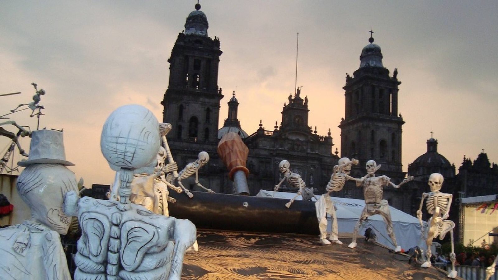megaofrenda luces zocalo dia de muertos 2026 cdmx 2