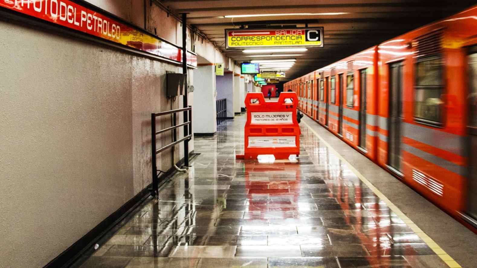metro dia festivo cdmx.jpg