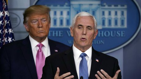 mike pence y donald.jpg