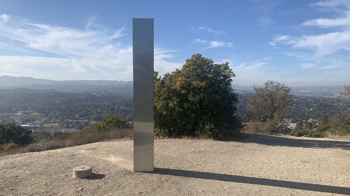 monolito california.jpg
