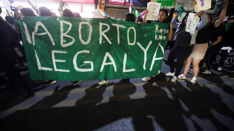 mujeres-protestaron-por-la-legalizacion.jpeg